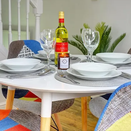 Kist Accommodates - Haig House, Holiday home Harrogate